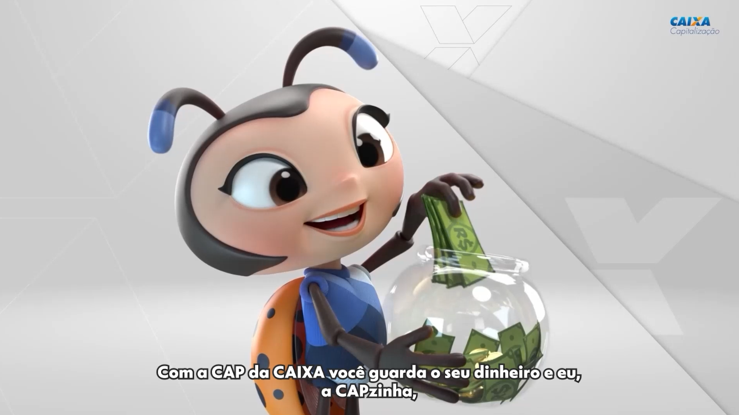 Mulher sorrindo e olhando para ao lado, no fundo desfocado há a cidade