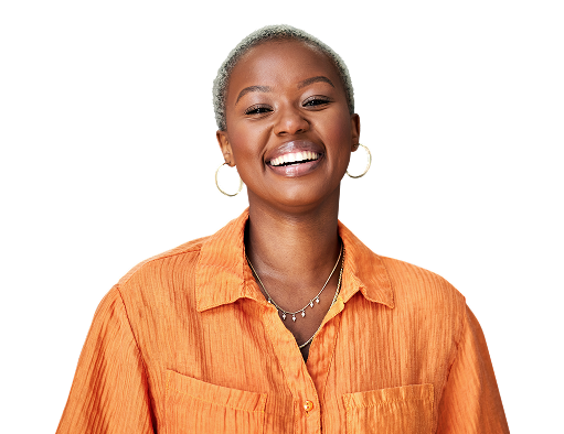 Mulher negra sorrindo